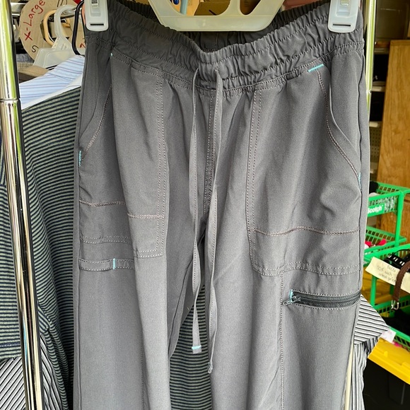 Gray scrub pants like new - Picture 1 of 3